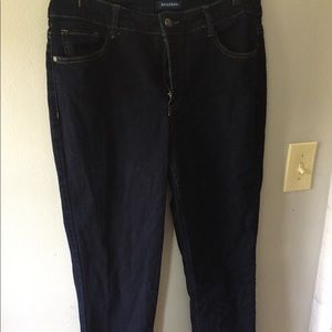 Bandolino “Caroline” slim-fit jeans